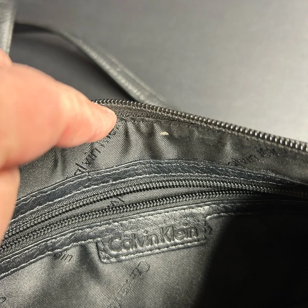 Calvin Klein Black Pebbled‎ Crossbody Bag, faux leather